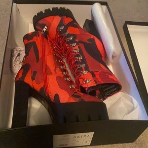Red Camu/Boot brand new in box never worn.